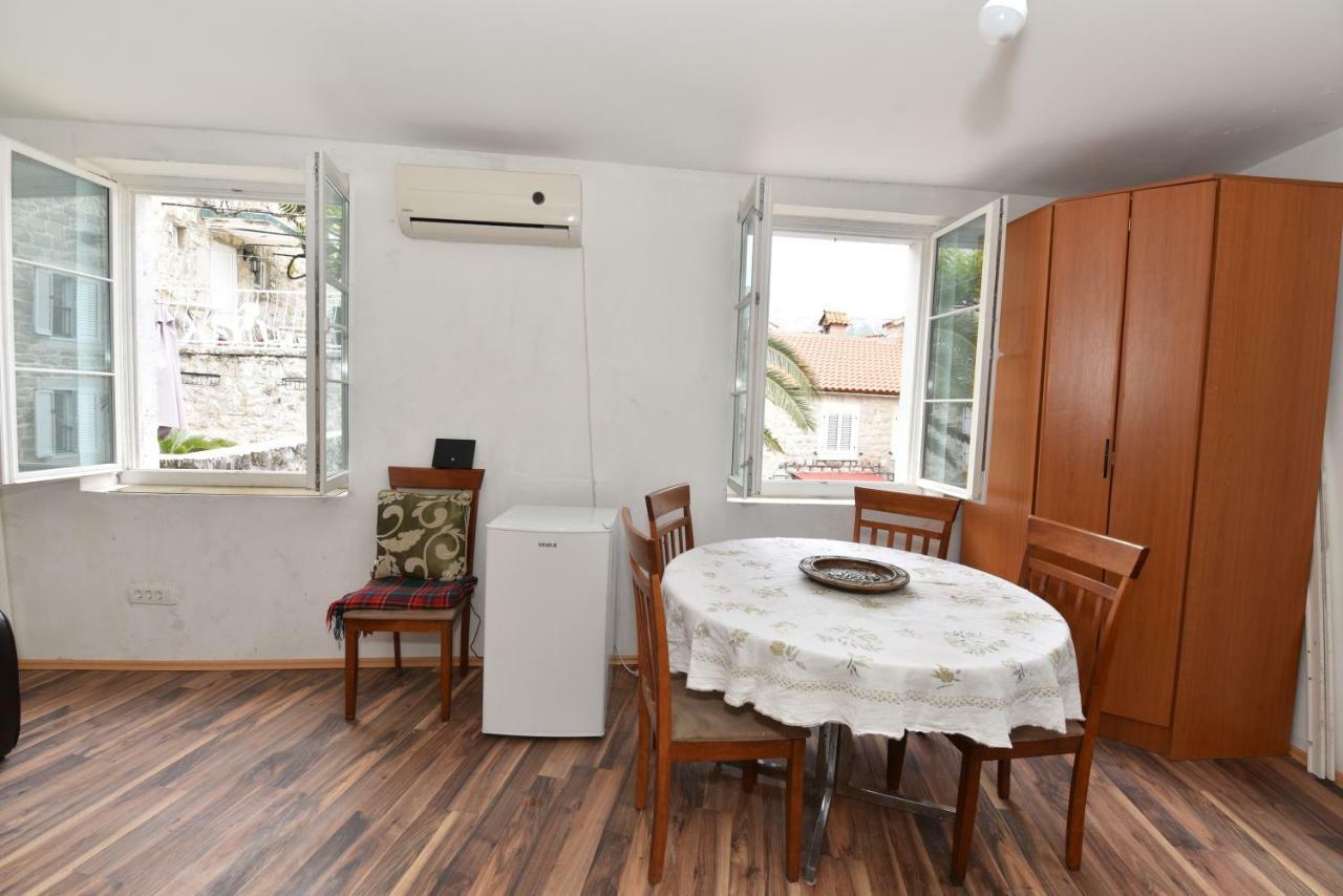 Hostel Michel Будва Екстериор снимка