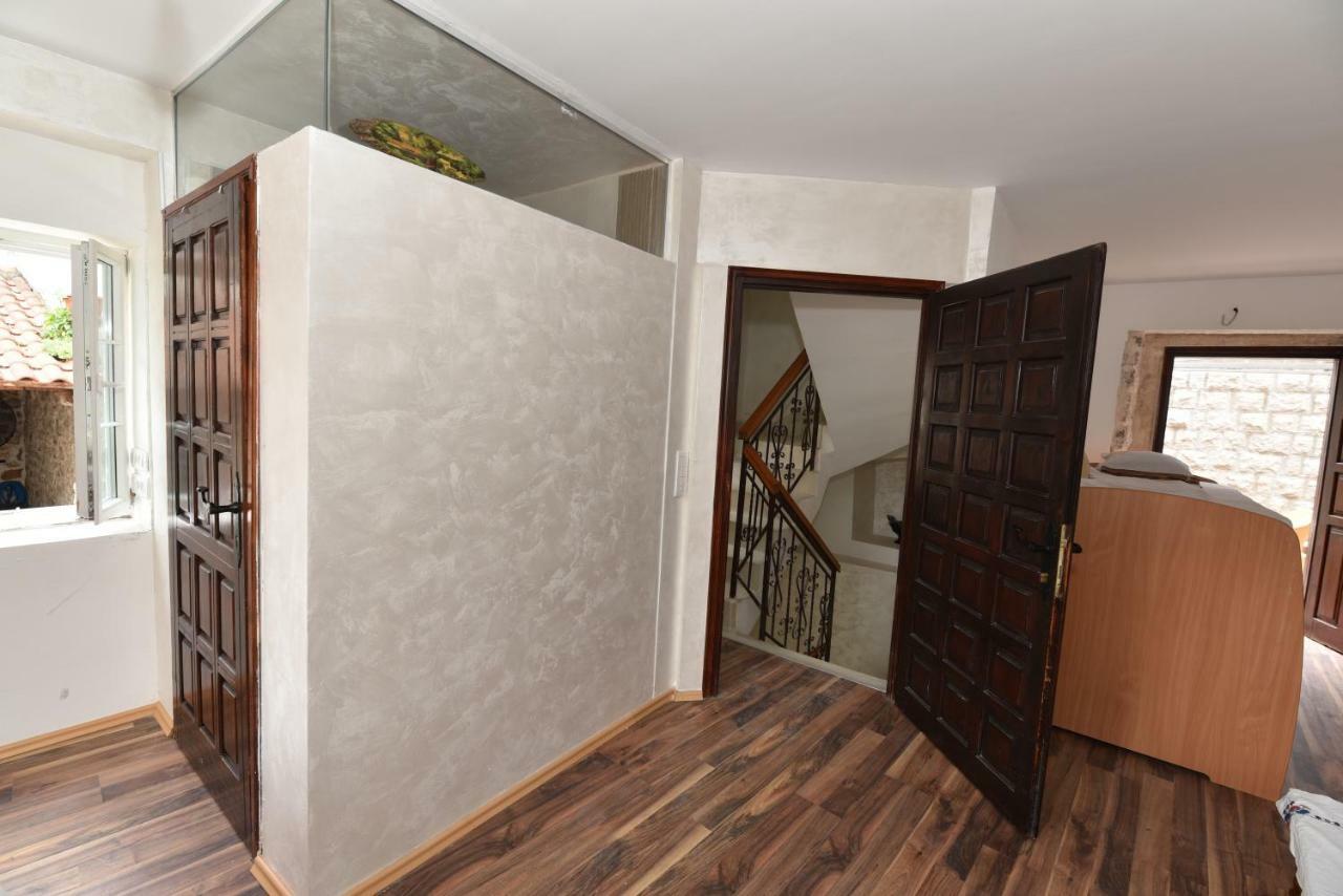 Hostel Michel Будва Екстериор снимка