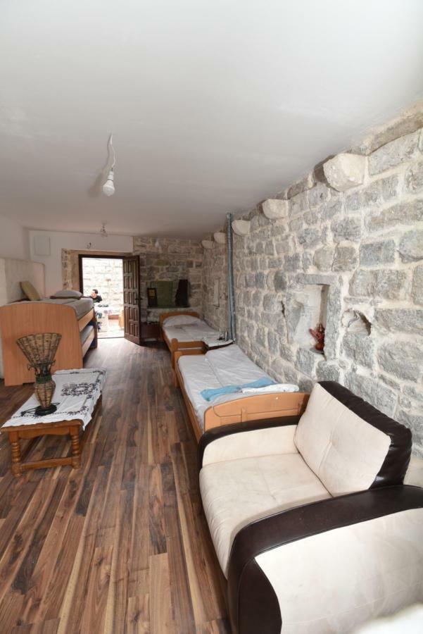 Hostel Michel Будва Екстериор снимка
