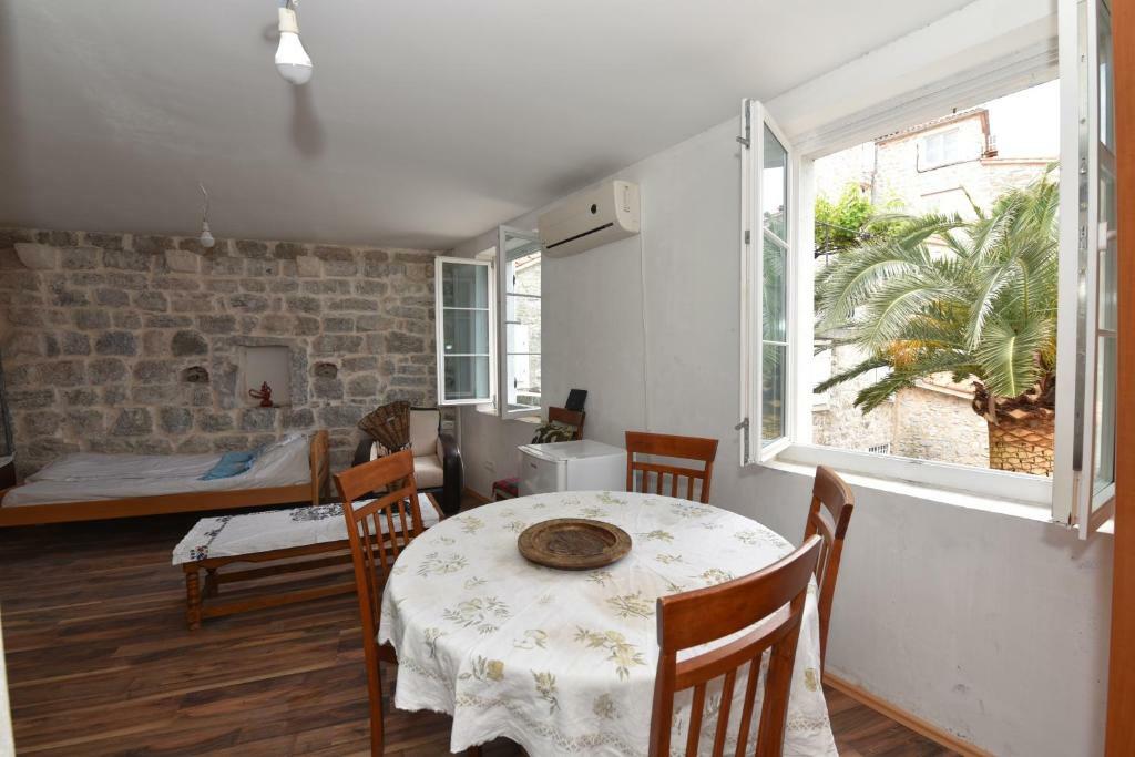 Hostel Michel Будва Екстериор снимка