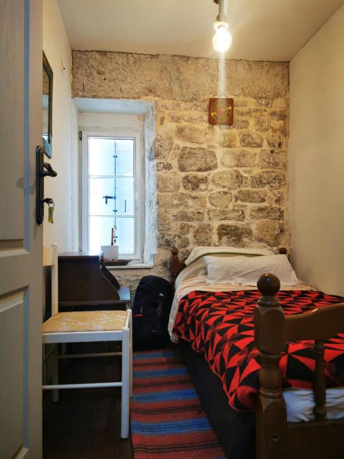 Hostel Michel Будва Екстериор снимка
